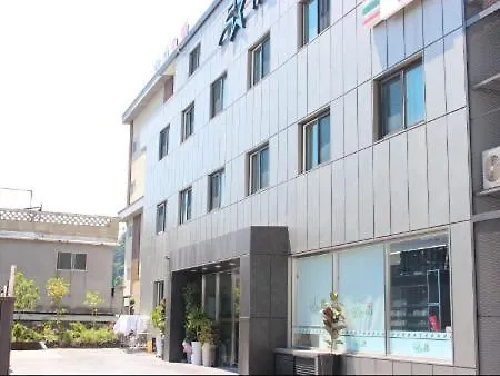 The Lucete Hotel contacts